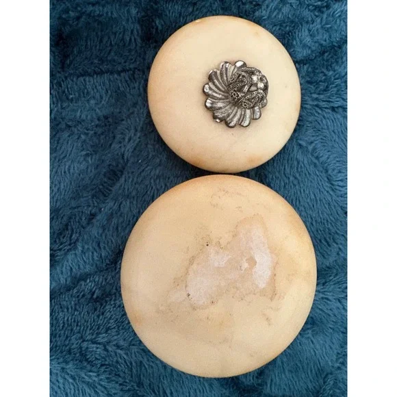 Vintage Alabaster Stone Trinket Box Silver Filigree Metal Lid Ornate Finial 3in - Picture 7 of 7